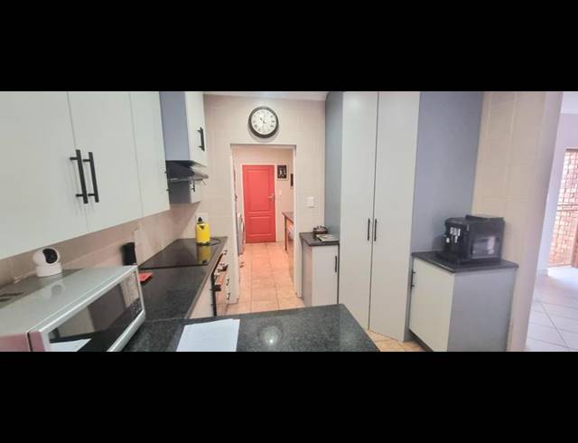 2 BEDROOM TOWNHOUSE FOR SALE IN AMBERFIELD